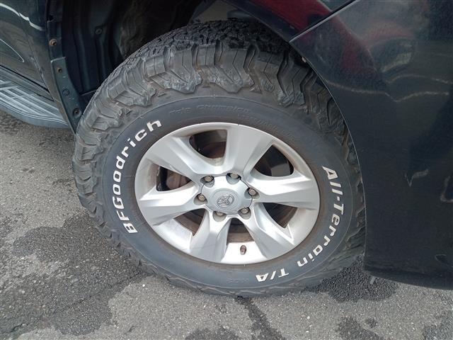 ランドクルーザープラド ＴＸ　Ｌパッケージ　４ＷＤ／純正ＳＤナビ／バックカメラ／横滑り防止装置／マルチテレインセレクト／クルーズコントロール／前席パワーシート／前席シートヒーター／ＥＴＣ／純正フロアマット／電動格納サードシート（16枚目）