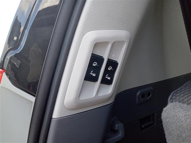 ランドクルーザープラド ＴＸ　Ｌパッケージ　４ＷＤ／純正ＳＤナビ／バックカメラ／横滑り防止装置／マルチテレインセレクト／クルーズコントロール／前席パワーシート／前席シートヒーター／ＥＴＣ／純正フロアマット／電動格納サードシート（34枚目）