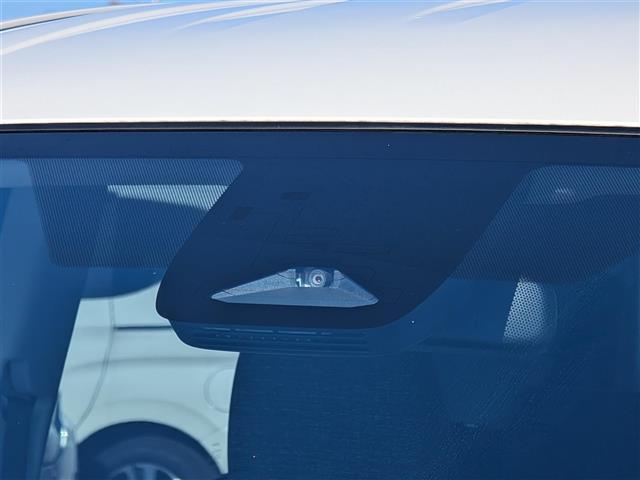 シエンタ ハイブリッドＺ　純正ディスプレイオーディオ／ＡＭ／ＦＭ／ＢＴ／ＵＳＢ／Ｍｉｒａｃａｓｔ／全方位カメラ／両側パワースライドドア／全車速追従機能付クルーズコントロール／前後コーナーセンサー／ＢＳＭ・ＰＤＡ（7枚目）