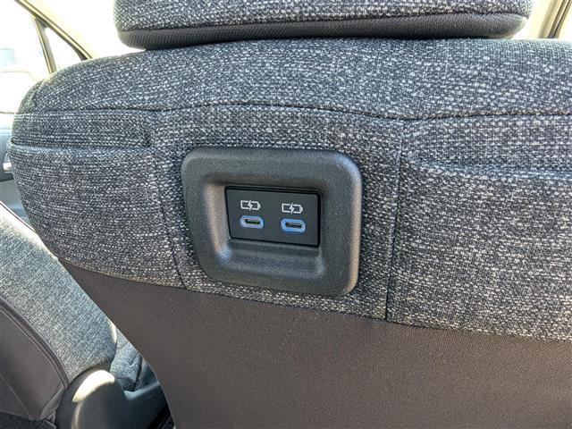 シエンタ ハイブリッドＺ　純正ディスプレイオーディオ／ＡＭ／ＦＭ／ＢＴ／ＵＳＢ／Ｍｉｒａｃａｓｔ／全方位カメラ／両側パワースライドドア／全車速追従機能付クルーズコントロール／前後コーナーセンサー／ＢＳＭ・ＰＤＡ（9枚目）