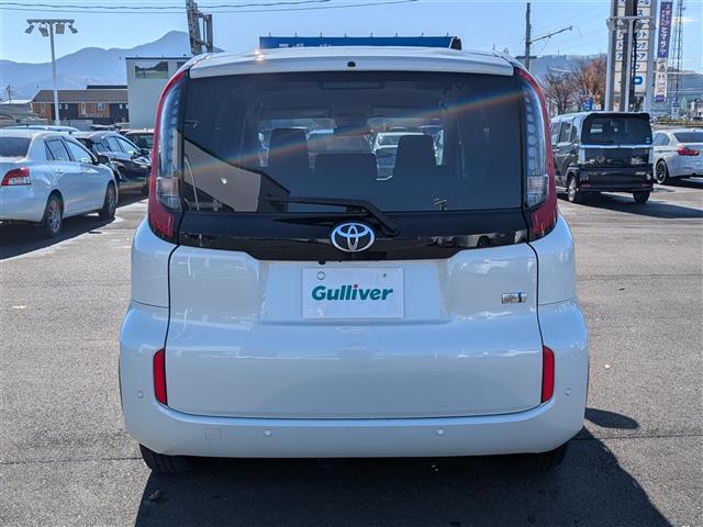 シエンタ ハイブリッドＺ　純正ディスプレイオーディオ／ＡＭ／ＦＭ／ＢＴ／ＵＳＢ／Ｍｉｒａｃａｓｔ／全方位カメラ／両側パワースライドドア／全車速追従機能付クルーズコントロール／前後コーナーセンサー／ＢＳＭ・ＰＤＡ（18枚目）