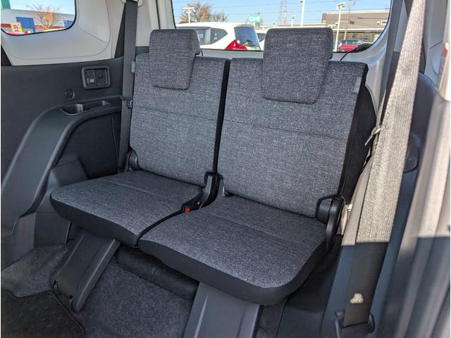 シエンタ ハイブリッドＺ　純正ディスプレイオーディオ／ＡＭ／ＦＭ／ＢＴ／ＵＳＢ／Ｍｉｒａｃａｓｔ／全方位カメラ／両側パワースライドドア／全車速追従機能付クルーズコントロール／前後コーナーセンサー／ＢＳＭ・ＰＤＡ（36枚目）