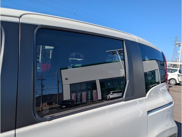 シエンタ ハイブリッドＺ　純正ディスプレイオーディオ／ＡＭ／ＦＭ／ＢＴ／ＵＳＢ／Ｍｉｒａｃａｓｔ／全方位カメラ／両側パワースライドドア／全車速追従機能付クルーズコントロール／前後コーナーセンサー／ＢＳＭ・ＰＤＡ（57枚目）