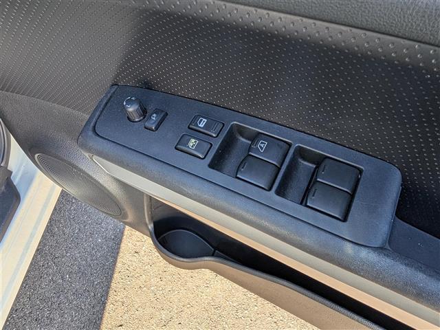 エクストレイル ２０Ｘ　４ＷＤ／純正メモリナビ／ＡＭ／ＦＭ／フルセグ／ＢＴ／ＣＤ／ＤＶＤ／バックカメラ／横滑り防止装置／盗難防止装置／寒冷地仕様／前後ドライブレコーダー／ＥＴＣ／全席シートヒーター（17枚目）