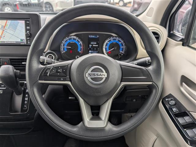 デイズ X 純正SDナビ/AM/FM/フルセグ/BT/CD/全方位カメラ/衝突被害軽減システム/前後コーナーセンサー/アイドリングストップ/横滑り防止装置/前方ドライブレコーダー/ダブル+サイドエアバッグ(20枚目)