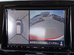 【全方位カメラ】上から見下ろしたように駐車が可能です。安心して縦列駐車も可能です！ 3