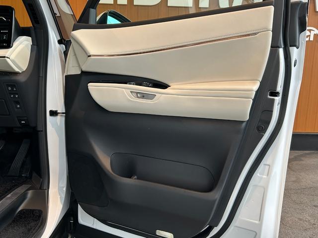 ＬＭ ＬＭ５００ｈ　バージョンＬ　モデリスタエアロ　マークレビンソン　リヤエンターテイメント　ガラスルーフ　ユニバーサルステップ　ＨＵＤ　純正ナビ　ＴＶ　全方位カメラ　白革　エアシート　シートヒーター　デジタルインナーミラー　ドラレコ（58枚目）