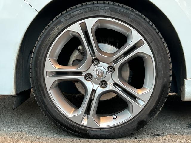 ルーテシア ＧＴ　社外メモリナビ　ＴＶ　バックカメラ　バックセンサー　クルーズコントロール　パドルシフト　１７インチＡＷ　キーレスキー　オートライト　ヘッドライトレベライザー　Ｒ．Ｓ．Ｄｒｉｖｅ　ＥＴＣ　ドラレコ（63枚目）
