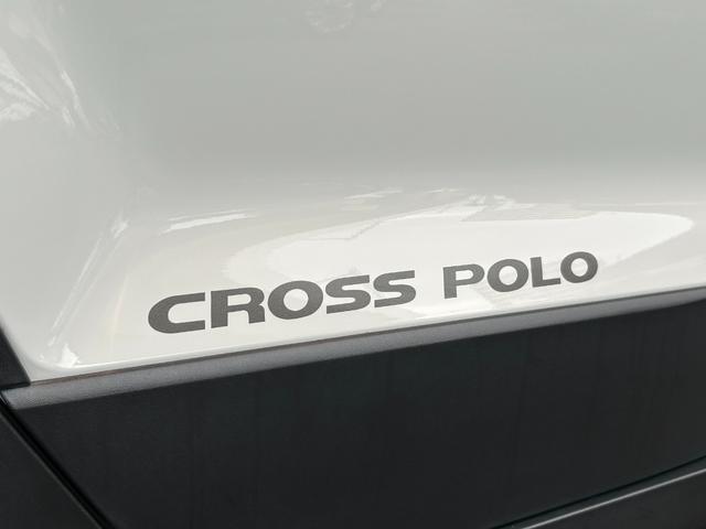 ポロ クロスポロ　ＡＣＣ　ＦｒｏｎｔＡｓｓｉｓｔ　純正ナビ　ＴＶ　バックカメラ　キセノンヘッドライト　オートライト　フロント／バックフォグランプ　１７インチＡＷ　キーレスキー　パドルシフト　ステアリングスイッチ　ＥＴＣ（73枚目）