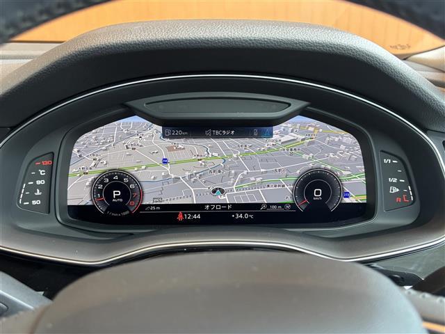 Ｑ８ ５５ＴＦＳＩクワトロ　デビューパッケージラグジュアリ　コンフォートアシスタンスＰＫＧ　パノラマサンルーフ　Ｂａｎｇ＆Ｏｌｕｆｓｅｎ　バーチャルコックピット　ＭＭＩナビ　ＴＶ　全方位カメラ　ＨＤマトリクスＬＥＤ　黒革　エアシート　２０インチＡＷ　エアサス（23枚目）