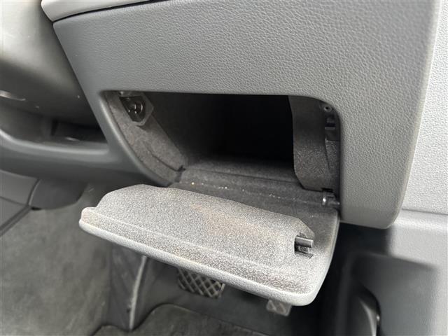 Ｑ８ ５５ＴＦＳＩクワトロ　デビューパッケージラグジュアリ　コンフォートアシスタンスＰＫＧ　パノラマサンルーフ　Ｂａｎｇ＆Ｏｌｕｆｓｅｎ　バーチャルコックピット　ＭＭＩナビ　ＴＶ　全方位カメラ　ＨＤマトリクスＬＥＤ　黒革　エアシート　２０インチＡＷ　エアサス（31枚目）
