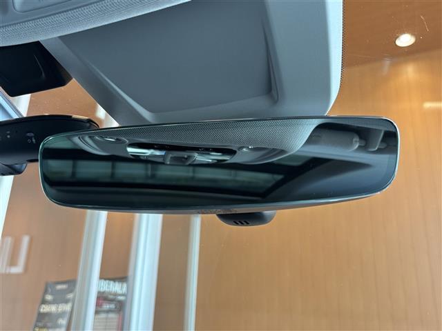 Ｑ８ ５５ＴＦＳＩクワトロ　デビューパッケージラグジュアリ　コンフォートアシスタンスＰＫＧ　パノラマサンルーフ　Ｂａｎｇ＆Ｏｌｕｆｓｅｎ　バーチャルコックピット　ＭＭＩナビ　ＴＶ　全方位カメラ　ＨＤマトリクスＬＥＤ　黒革　エアシート　２０インチＡＷ　エアサス（36枚目）