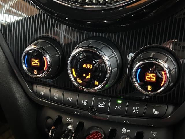 ＭＩＮＩ ジョンクーパーワークス　クロスオーバー　ＡＣＣ　衝突軽減システム　ＨＵＤ　純正ナビ　バックカメラ　レザーダイナミカシート　シートヒーター　ＬＥＤヘッドライト　オートライト　１９インチＡＷ　コンフォートアクセス　パワーバックドア　パドルシフト（17枚目）