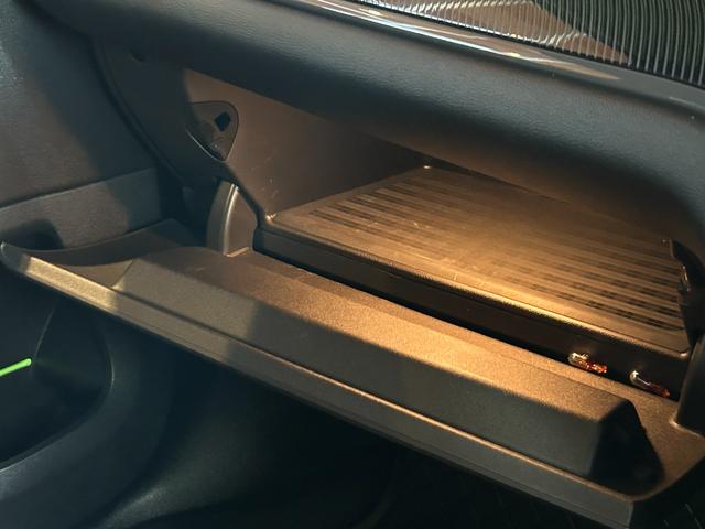 ＭＩＮＩ ジョンクーパーワークス　クロスオーバー　ＡＣＣ　衝突軽減システム　ＨＵＤ　純正ナビ　バックカメラ　レザーダイナミカシート　シートヒーター　ＬＥＤヘッドライト　オートライト　１９インチＡＷ　コンフォートアクセス　パワーバックドア　パドルシフト（44枚目）