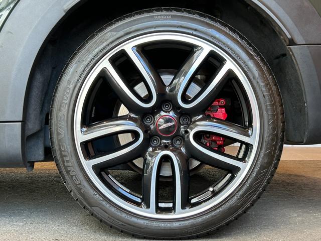 ＭＩＮＩ ジョンクーパーワークス　クロスオーバー　ＡＣＣ　衝突軽減システム　ＨＵＤ　純正ナビ　バックカメラ　レザーダイナミカシート　シートヒーター　ＬＥＤヘッドライト　オートライト　１９インチＡＷ　コンフォートアクセス　パワーバックドア　パドルシフト（73枚目）