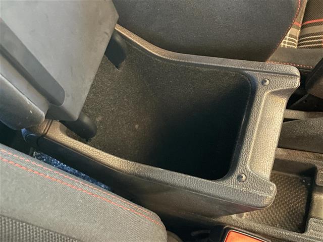 ポロGTI ベースグレード ACC BSM DiscoverPro TV バックカメラ AppleCarPlay 液晶メーター LEDヘッドライト 17インチAW スマートキー ワイヤレスチャージ ETC ドラレコ ワンオーナー(24枚目)