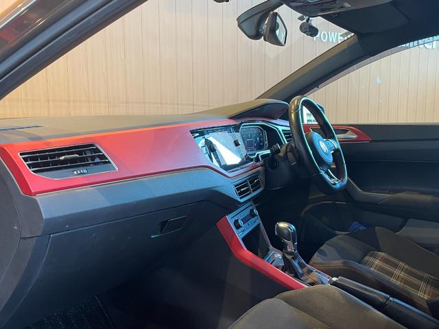 ポロGTI ベースグレード ACC BSM DiscoverPro TV バックカメラ AppleCarPlay 液晶メーター LEDヘッドライト 17インチAW スマートキー ワイヤレスチャージ ETC ドラレコ ワンオーナー(46枚目)