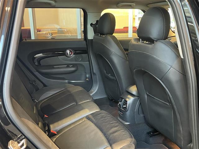 MINI クーパーSD クラブマン クラシック・トリム インテリジェントセーフティ パノラマサンルーフ ApplrCarPlay バックカメラ PDC 黒革シートヒーター パワーシート LEDヘッドライト コンフォートアクセス 18インチAW 前後ドラレコ(10枚目)