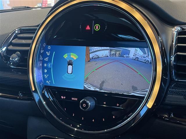 MINI クーパーSD クラブマン クラシック・トリム インテリジェントセーフティ パノラマサンルーフ ApplrCarPlay バックカメラ PDC 黒革シートヒーター パワーシート LEDヘッドライト コンフォートアクセス 18インチAW 前後ドラレコ(13枚目)