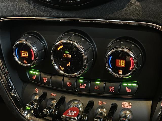 MINI クーパーSD クラブマン クラシック・トリム インテリジェントセーフティ パノラマサンルーフ ApplrCarPlay バックカメラ PDC 黒革シートヒーター パワーシート LEDヘッドライト コンフォートアクセス 18インチAW 前後ドラレコ(17枚目)
