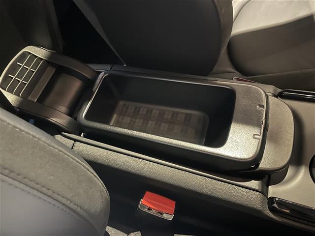 MINI クーパーSD クラブマン クラシック・トリム インテリジェントセーフティ パノラマサンルーフ ApplrCarPlay バックカメラ PDC 黒革シートヒーター パワーシート LEDヘッドライト コンフォートアクセス 18インチAW 前後ドラレコ(24枚目)