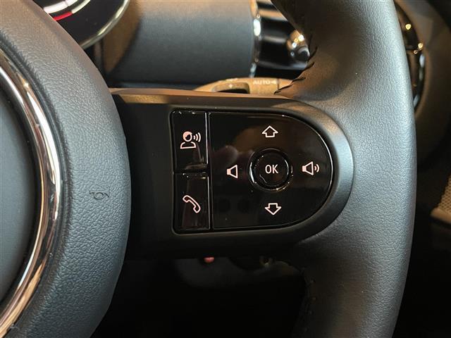 MINI クーパーSD クラブマン クラシック・トリム インテリジェントセーフティ パノラマサンルーフ ApplrCarPlay バックカメラ PDC 黒革シートヒーター パワーシート LEDヘッドライト コンフォートアクセス 18インチAW 前後ドラレコ(29枚目)