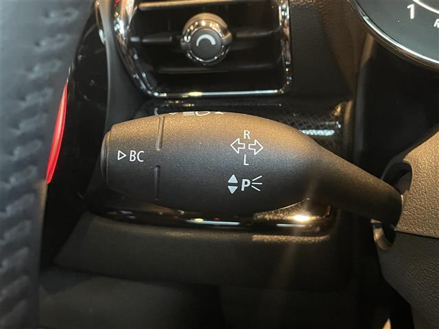 MINI クーパーSD クラブマン クラシック・トリム インテリジェントセーフティ パノラマサンルーフ ApplrCarPlay バックカメラ PDC 黒革シートヒーター パワーシート LEDヘッドライト コンフォートアクセス 18インチAW 前後ドラレコ(32枚目)