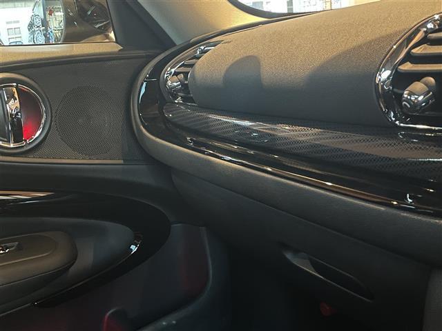 MINI クーパーSD クラブマン クラシック・トリム インテリジェントセーフティ パノラマサンルーフ ApplrCarPlay バックカメラ PDC 黒革シートヒーター パワーシート LEDヘッドライト コンフォートアクセス 18インチAW 前後ドラレコ(42枚目)