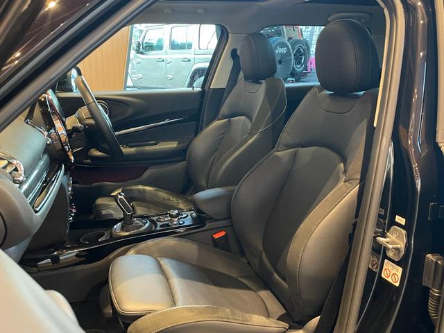 MINI クーパーSD クラブマン クラシック・トリム インテリジェントセーフティ パノラマサンルーフ ApplrCarPlay バックカメラ PDC 黒革シートヒーター パワーシート LEDヘッドライト コンフォートアクセス 18インチAW 前後ドラレコ(50枚目)