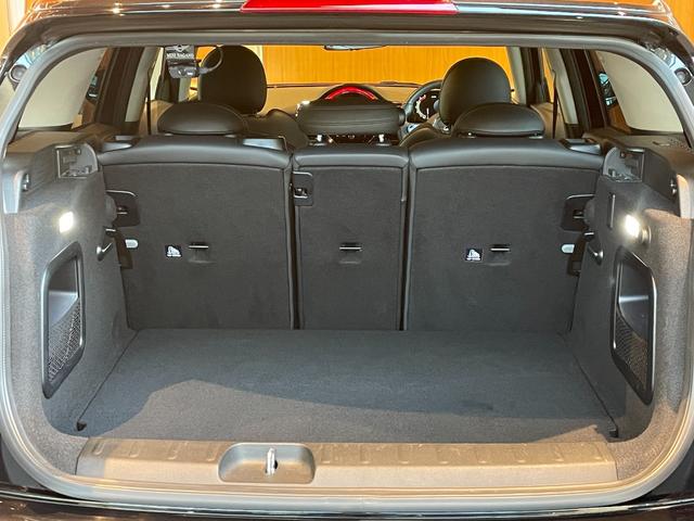 MINI クーパーSD クラブマン クラシック・トリム インテリジェントセーフティ パノラマサンルーフ ApplrCarPlay バックカメラ PDC 黒革シートヒーター パワーシート LEDヘッドライト コンフォートアクセス 18インチAW 前後ドラレコ(58枚目)