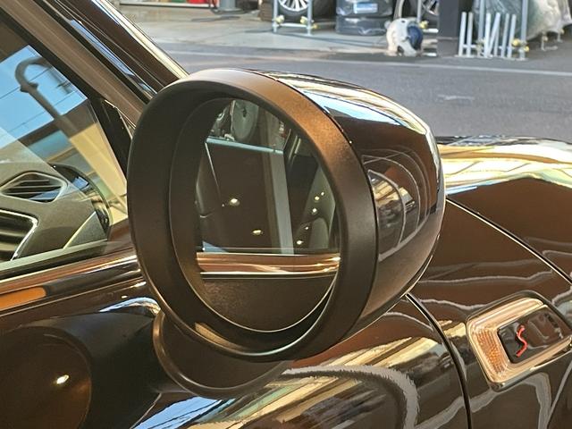 MINI クーパーSD クラブマン クラシック・トリム インテリジェントセーフティ パノラマサンルーフ ApplrCarPlay バックカメラ PDC 黒革シートヒーター パワーシート LEDヘッドライト コンフォートアクセス 18インチAW 前後ドラレコ(76枚目)