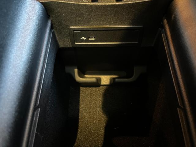 GLE GLE400d 4マチックスポーツ パノラミックスライディングルーフ レーダーセーフティPKG HUD Burmester MBUX全方位カメラ 黒革 エアシート シートヒーター パワーシート LEDライト 20インチAW ワンオーナー(27枚目)