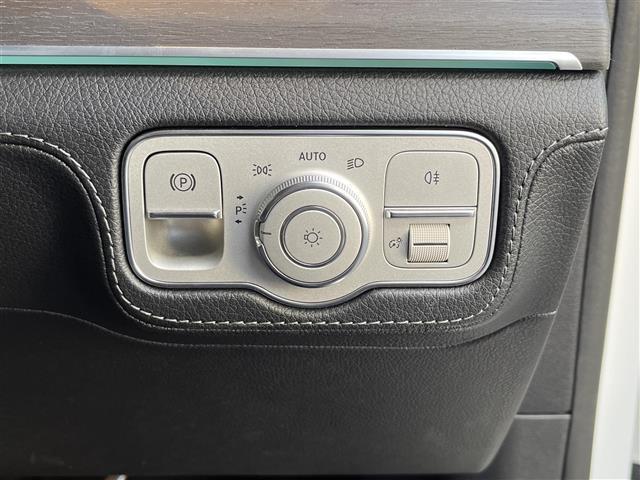 GLE GLE400d 4マチックスポーツ パノラミックスライディングルーフ レーダーセーフティPKG HUD Burmester MBUX全方位カメラ 黒革 エアシート シートヒーター パワーシート LEDライト 20インチAW ワンオーナー(37枚目)