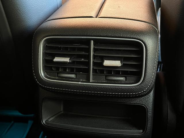 GLE GLE400d 4マチックスポーツ パノラミックスライディングルーフ レーダーセーフティPKG HUD Burmester MBUX全方位カメラ 黒革 エアシート シートヒーター パワーシート LEDライト 20インチAW ワンオーナー(48枚目)