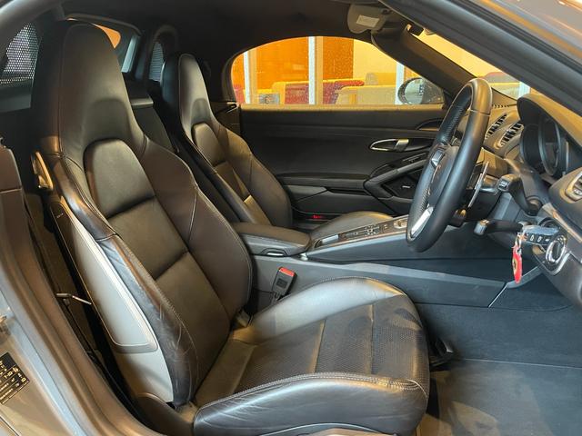 ７１８ボクスター ７１８ボクスターＳ　スポーツクロノＰＫＧ　ＰＡＳＭ　ＢＯＳＥ　純正ナビ　バックカメラ　黒革　シートヒーター　キセノンヘッドライト　オートライト　１９インチＡＷ　センターカラークレスト　スポーツテールパイプ　オートエアコン（7枚目）