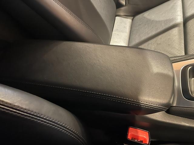 ７１８ボクスター ７１８ボクスターＳ　スポーツクロノＰＫＧ　ＰＡＳＭ　ＢＯＳＥ　純正ナビ　バックカメラ　黒革　シートヒーター　キセノンヘッドライト　オートライト　１９インチＡＷ　センターカラークレスト　スポーツテールパイプ　オートエアコン（17枚目）