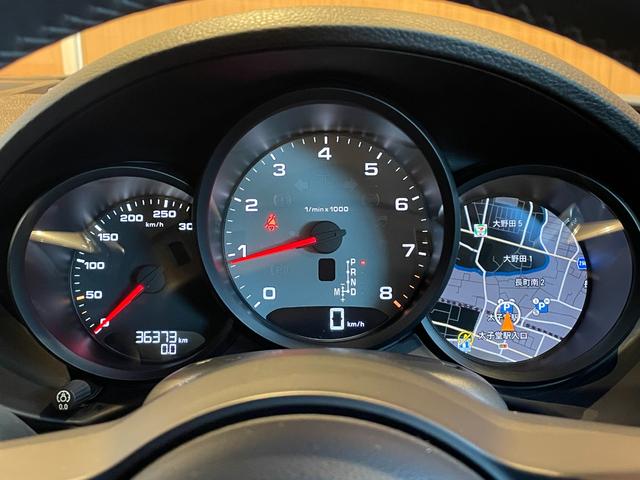 ７１８ボクスター ７１８ボクスターＳ　スポーツクロノＰＫＧ　ＰＡＳＭ　ＢＯＳＥ　純正ナビ　バックカメラ　黒革　シートヒーター　キセノンヘッドライト　オートライト　１９インチＡＷ　センターカラークレスト　スポーツテールパイプ　オートエアコン（20枚目）