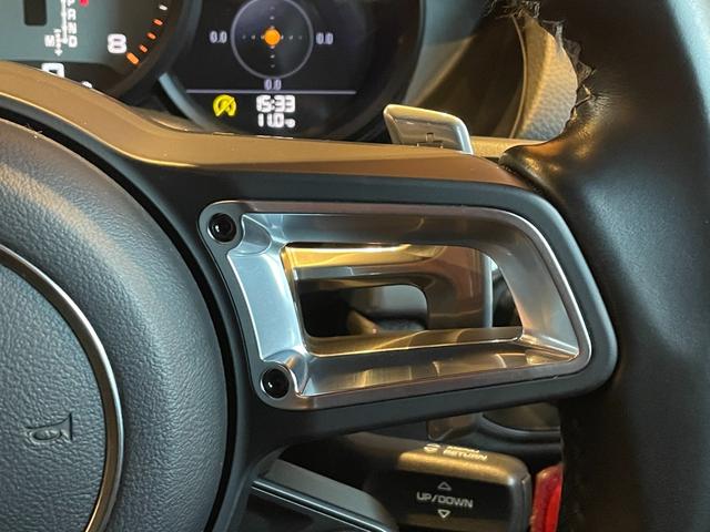 ７１８ボクスター ７１８ボクスターＳ　スポーツクロノＰＫＧ　ＰＡＳＭ　ＢＯＳＥ　純正ナビ　バックカメラ　黒革　シートヒーター　キセノンヘッドライト　オートライト　１９インチＡＷ　センターカラークレスト　スポーツテールパイプ　オートエアコン（27枚目）