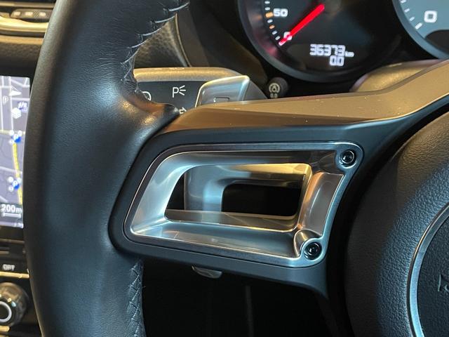 ７１８ボクスター ７１８ボクスターＳ　スポーツクロノＰＫＧ　ＰＡＳＭ　ＢＯＳＥ　純正ナビ　バックカメラ　黒革　シートヒーター　キセノンヘッドライト　オートライト　１９インチＡＷ　センターカラークレスト　スポーツテールパイプ　オートエアコン（28枚目）