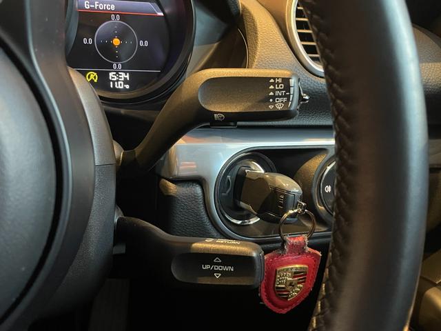 ７１８ボクスター ７１８ボクスターＳ　スポーツクロノＰＫＧ　ＰＡＳＭ　ＢＯＳＥ　純正ナビ　バックカメラ　黒革　シートヒーター　キセノンヘッドライト　オートライト　１９インチＡＷ　センターカラークレスト　スポーツテールパイプ　オートエアコン（30枚目）