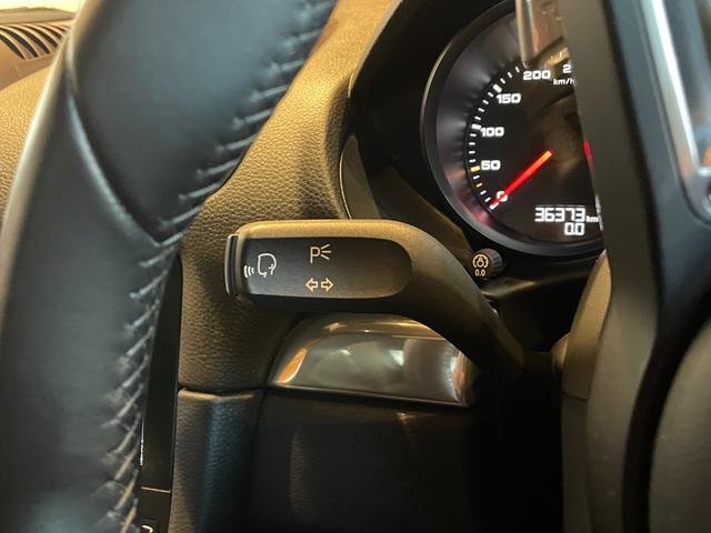 ７１８ボクスター ７１８ボクスターＳ　スポーツクロノＰＫＧ　ＰＡＳＭ　ＢＯＳＥ　純正ナビ　バックカメラ　黒革　シートヒーター　キセノンヘッドライト　オートライト　１９インチＡＷ　センターカラークレスト　スポーツテールパイプ　オートエアコン（31枚目）