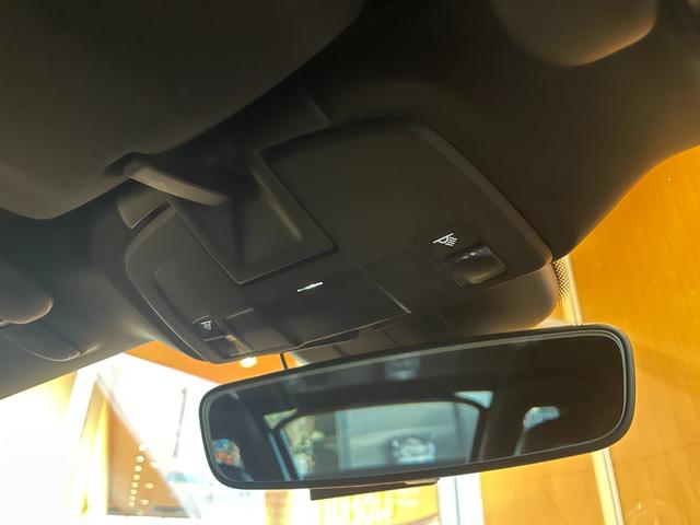 ７１８ボクスター ７１８ボクスターＳ　スポーツクロノＰＫＧ　ＰＡＳＭ　ＢＯＳＥ　純正ナビ　バックカメラ　黒革　シートヒーター　キセノンヘッドライト　オートライト　１９インチＡＷ　センターカラークレスト　スポーツテールパイプ　オートエアコン（38枚目）