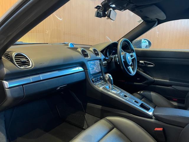 ７１８ボクスター ７１８ボクスターＳ　スポーツクロノＰＫＧ　ＰＡＳＭ　ＢＯＳＥ　純正ナビ　バックカメラ　黒革　シートヒーター　キセノンヘッドライト　オートライト　１９インチＡＷ　センターカラークレスト　スポーツテールパイプ　オートエアコン（45枚目）