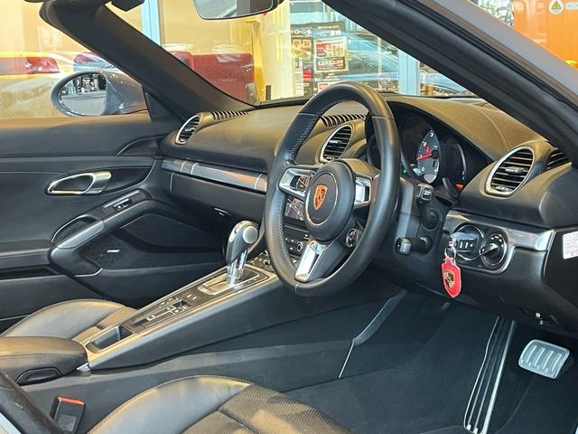 ７１８ボクスター ７１８ボクスターＳ　スポーツクロノＰＫＧ　ＰＡＳＭ　ＢＯＳＥ　純正ナビ　バックカメラ　黒革　シートヒーター　キセノンヘッドライト　オートライト　１９インチＡＷ　センターカラークレスト　スポーツテールパイプ　オートエアコン（48枚目）