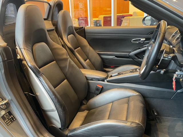 ７１８ボクスター ７１８ボクスターＳ　スポーツクロノＰＫＧ　ＰＡＳＭ　ＢＯＳＥ　純正ナビ　バックカメラ　黒革　シートヒーター　キセノンヘッドライト　オートライト　１９インチＡＷ　センターカラークレスト　スポーツテールパイプ　オートエアコン（49枚目）