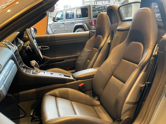 ７１８ボクスター ７１８ボクスターＳ　スポーツクロノＰＫＧ　ＰＡＳＭ　ＢＯＳＥ　純正ナビ　バックカメラ　黒革　シートヒーター　キセノンヘッドライト　オートライト　１９インチＡＷ　センターカラークレスト　スポーツテールパイプ　オートエアコン（52枚目）
