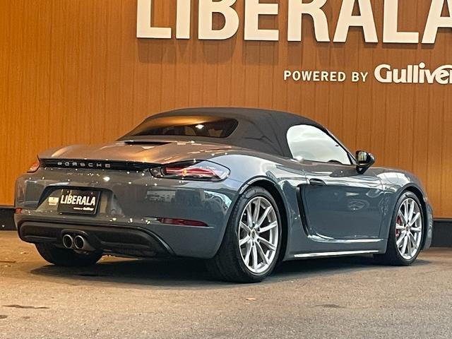 ７１８ボクスター ７１８ボクスターＳ　スポーツクロノＰＫＧ　ＰＡＳＭ　ＢＯＳＥ　純正ナビ　バックカメラ　黒革　シートヒーター　キセノンヘッドライト　オートライト　１９インチＡＷ　センターカラークレスト　スポーツテールパイプ　オートエアコン（63枚目）