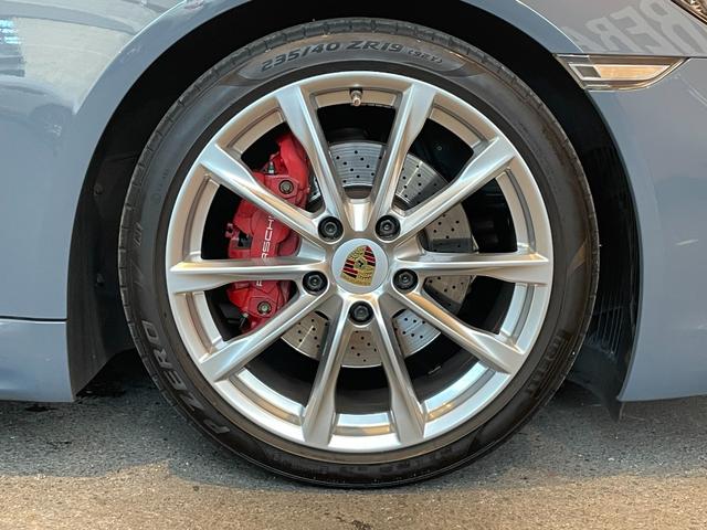 ７１８ボクスター ７１８ボクスターＳ　スポーツクロノＰＫＧ　ＰＡＳＭ　ＢＯＳＥ　純正ナビ　バックカメラ　黒革　シートヒーター　キセノンヘッドライト　オートライト　１９インチＡＷ　センターカラークレスト　スポーツテールパイプ　オートエアコン（67枚目）