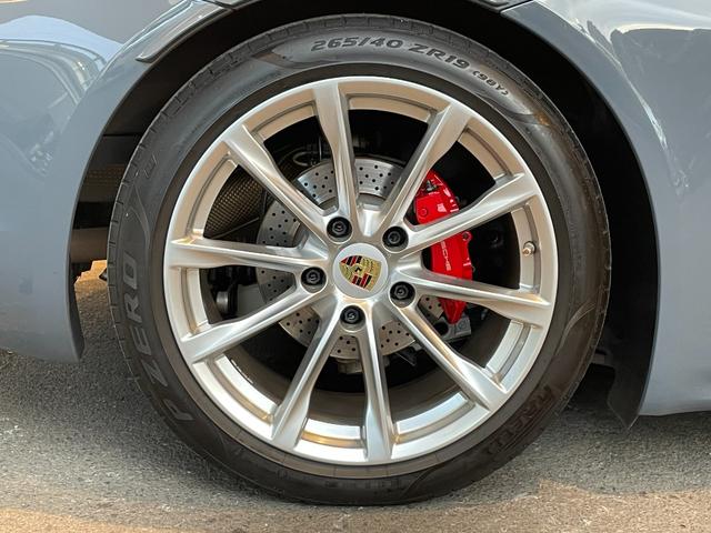 ７１８ボクスター ７１８ボクスターＳ　スポーツクロノＰＫＧ　ＰＡＳＭ　ＢＯＳＥ　純正ナビ　バックカメラ　黒革　シートヒーター　キセノンヘッドライト　オートライト　１９インチＡＷ　センターカラークレスト　スポーツテールパイプ　オートエアコン（68枚目）