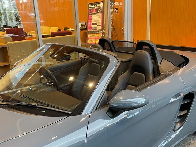 ７１８ボクスター ７１８ボクスターＳ　スポーツクロノＰＫＧ　ＰＡＳＭ　ＢＯＳＥ　純正ナビ　バックカメラ　黒革　シートヒーター　キセノンヘッドライト　オートライト　１９インチＡＷ　センターカラークレスト　スポーツテールパイプ　オートエアコン（74枚目）